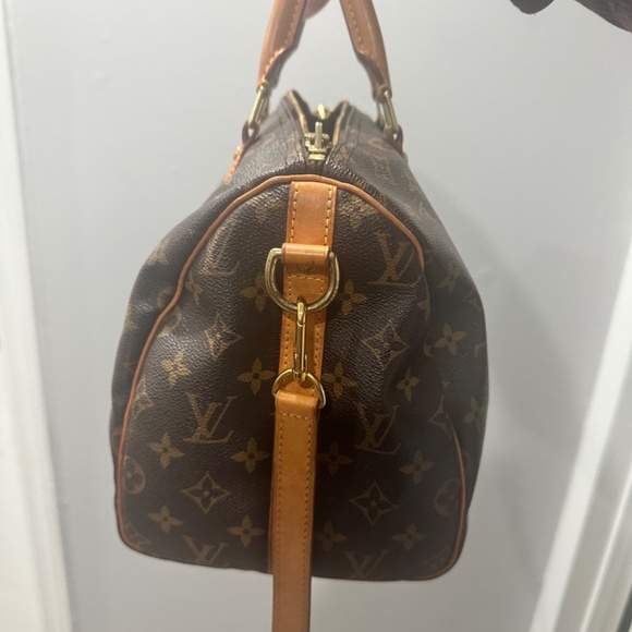 Louis Vuitton Monogram Canvas Crossbody Bag - Picture 4 of 4